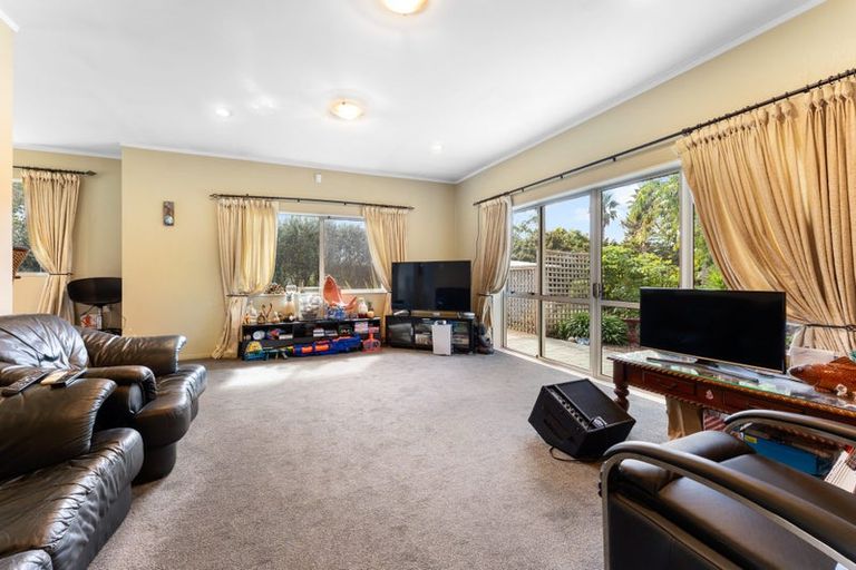 Photo of property in 4 Cloverfields Drive, Waimauku, 0812