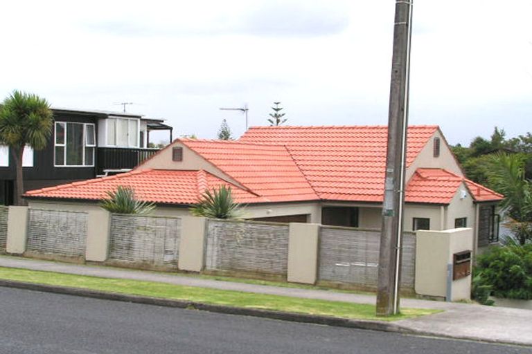 Photo of property in 2/21 Hart Road, Hauraki, Auckland, 0622