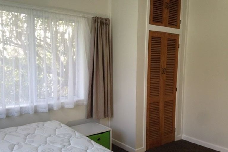 Photo of property in 381 Hobsonville Road, Hobsonville, Auckland, 0618