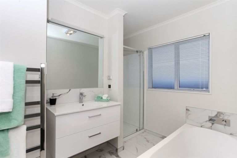 Photo of property in 33 Kirsten Place, Parklands, Christchurch, 8083