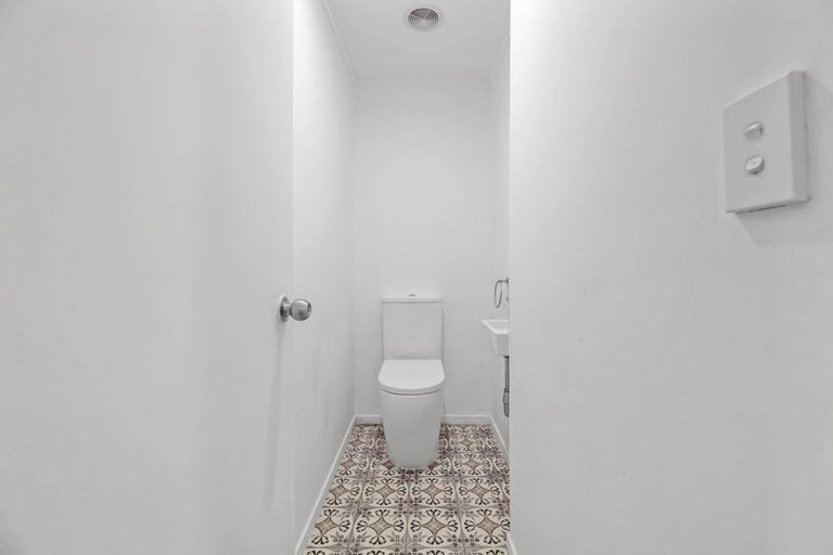 Photo of property in 15a Katrina Place, Massey, Auckland, 0614