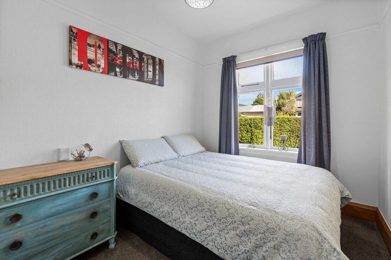 Photo of property in 102 Somerfield Street, Somerfield, Christchurch, 8024