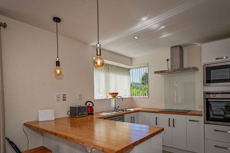 Photo of property in 8 Gatonby Place, Avonhead, Christchurch, 8042