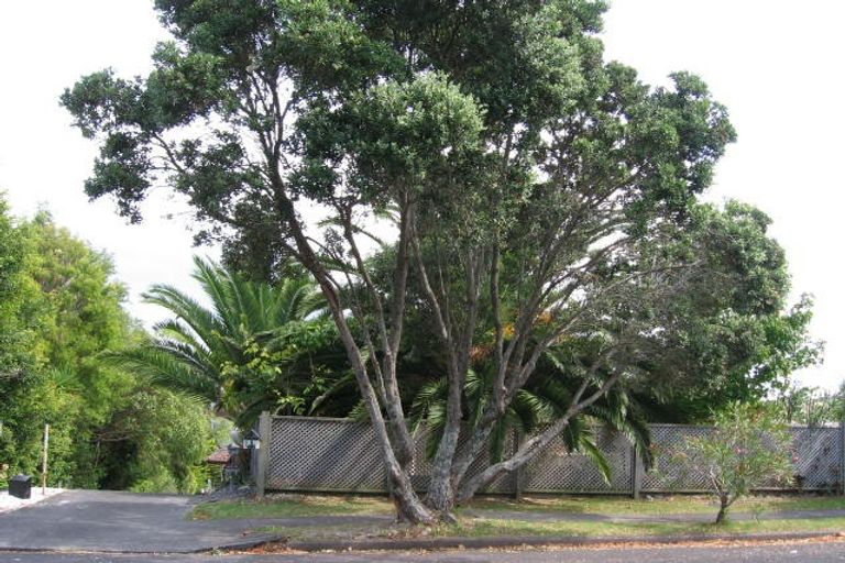 Photo of property in 1/66 Waiau Street, Torbay, Auckland, 0630