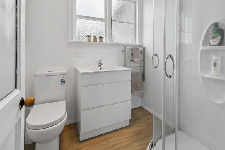 Photo of property in 34 Mandalay Terrace, Khandallah, Wellington, 6035