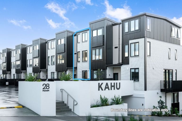 Photo of property in 10/19 Windlass Street, Long Bay, Auckland, 0630