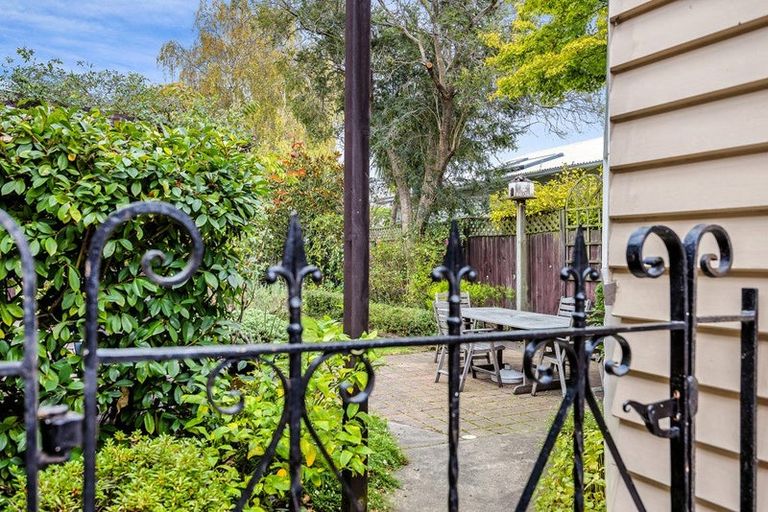 Photo of property in 16 Ngaio Street, Saint Martins, Christchurch, 8022