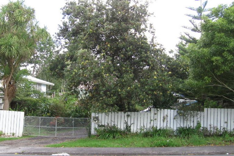 Photo of property in 47 Kemp Road, Massey, Auckland, 0614