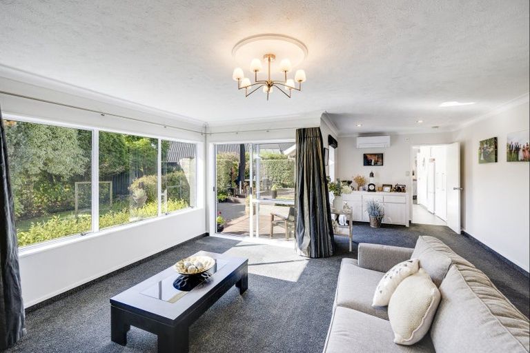 Photo of property in 8 Lennon Grove, Havelock North, 4130