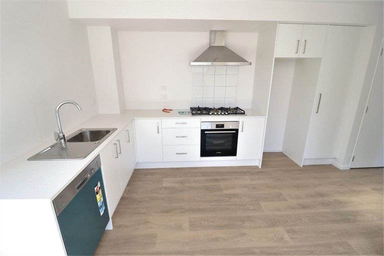 Photo of property in 34 Hobsonville Point Road, Hobsonville, Auckland, 0616