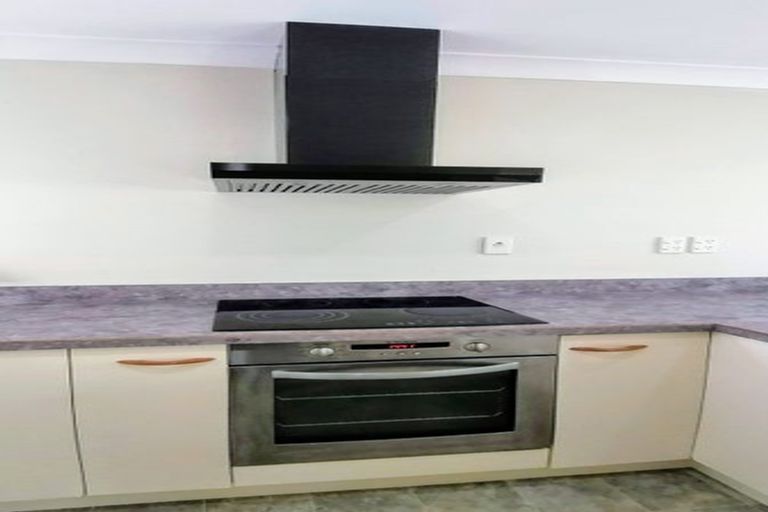 Photo of property in 35 Spackman Crescent, Paraparaumu, 5032