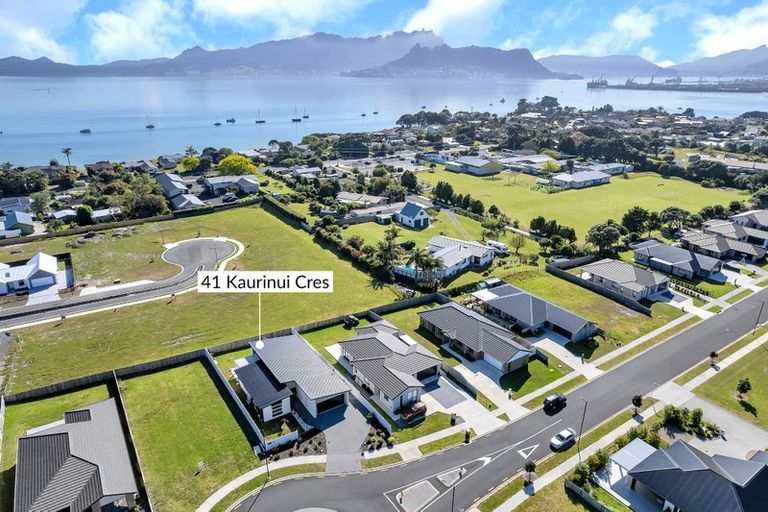 Photo of property in 41 Kaurinui Crescent, One Tree Point, 0118