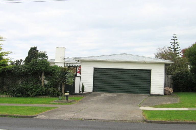Photo of property in 2/102 Sandspit Road, Shelly Park, Auckland, 2014