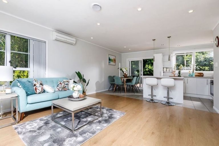 Photo of property in 17 Coroglen Avenue, Birkenhead, Auckland, 0626