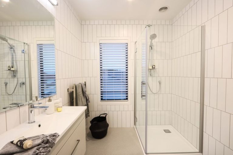 Photo of property in 3 Podgora Avenue, Kumeu, 0810