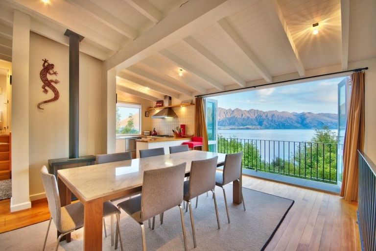 Photo of property in 6 Matau Place, Fernhill, Queenstown, 9300