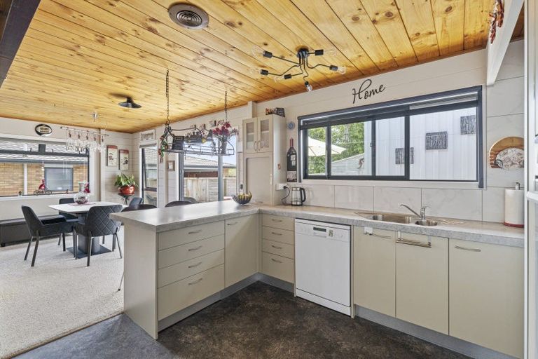 Photo of property in 184 Tukapa Street, Westown, New Plymouth, 4310