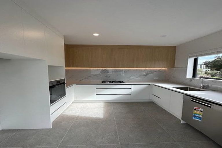 Photo of property in 1b Robin Lane, Browns Bay, Auckland, 0630