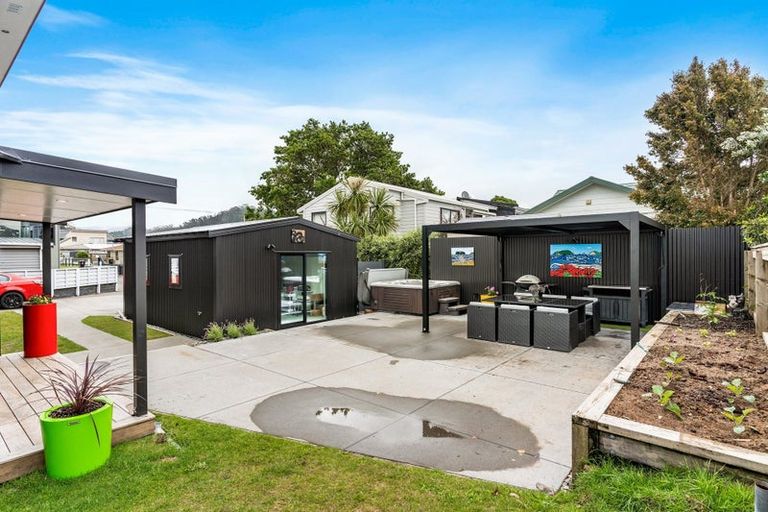 Photo of property in 100b Kiwi Road, Whangamata, 3620