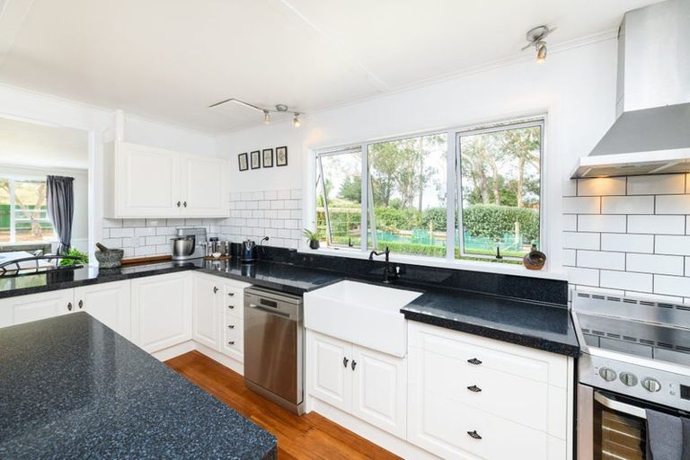 Photo of property in 1112 Rangiotu Road, Rangiotu, Palmerston North, 4477