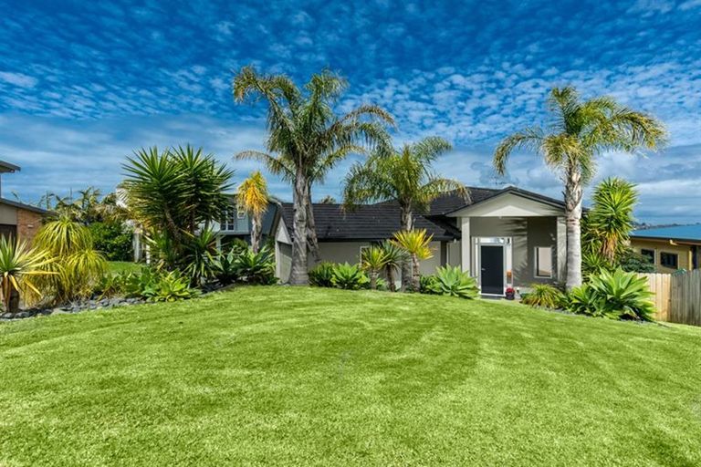 Photo of property in 107 Maire Road, Orewa, 0931
