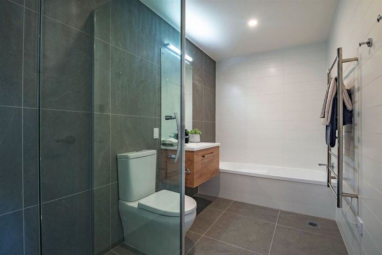 Photo of property in 5 Te One Place, Belmont, Auckland, 0622