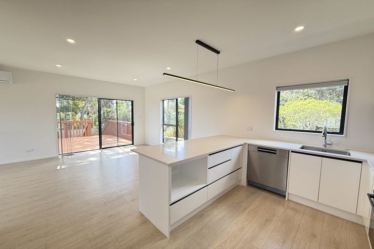 Photo of property in 13f Glendhu Road, Bayview, Auckland, 0629