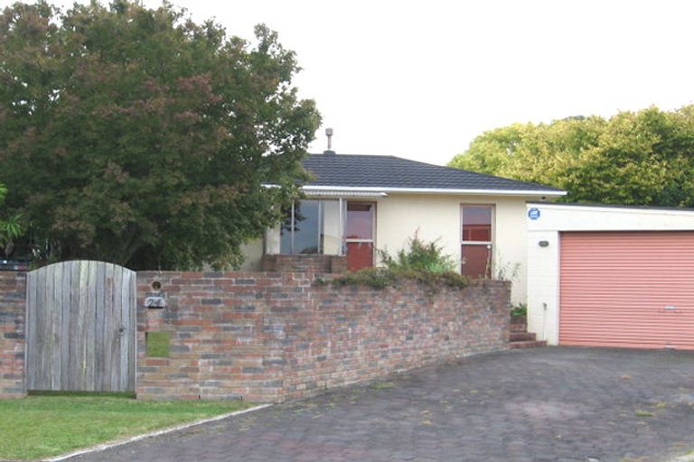 Photo of property in 24 Realm Place, Massey, Auckland, 0614