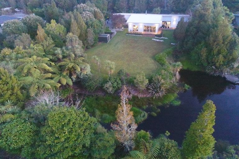 Photo of property in 1 Lakeside Terrace, Westport, 7892