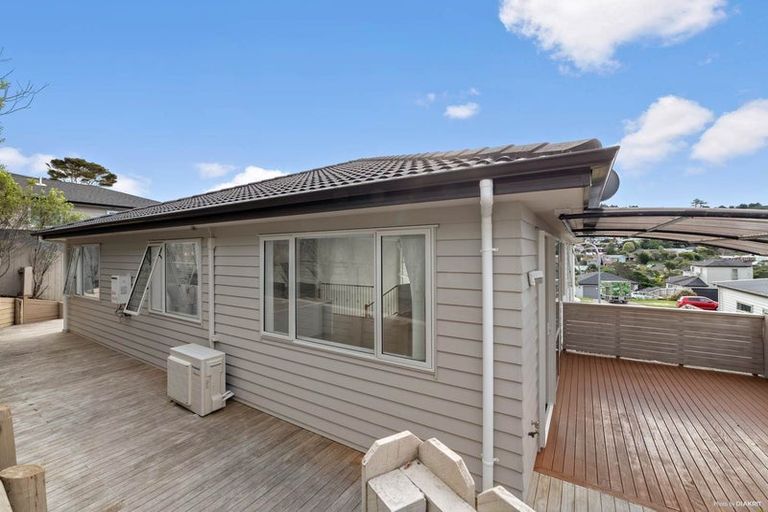 Photo of property in 71 Tamahere Drive, Glenfield, Auckland, 0629