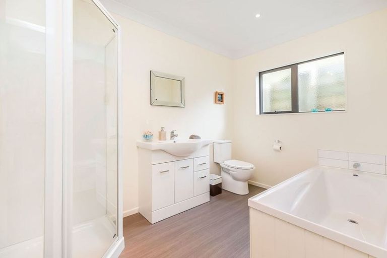 Photo of property in 72 Staithes Drive North, Whitby, Porirua, 5024