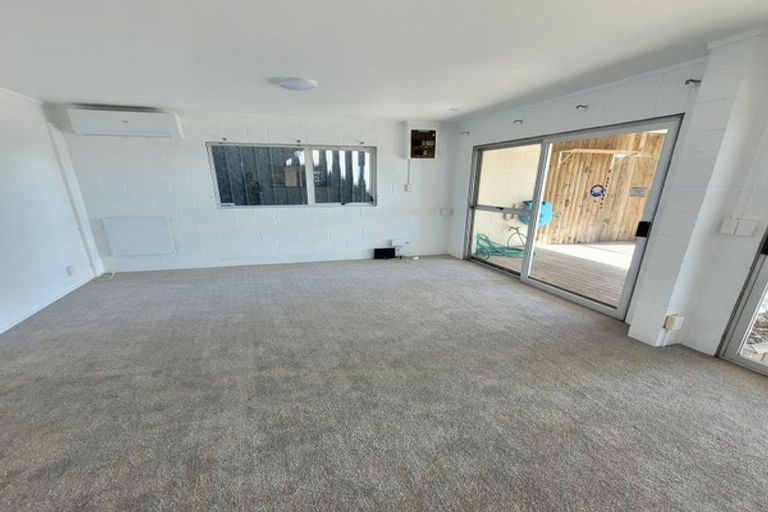 Photo of property in 3 Moera Place, Stanmore Bay, Whangaparaoa, 0932
