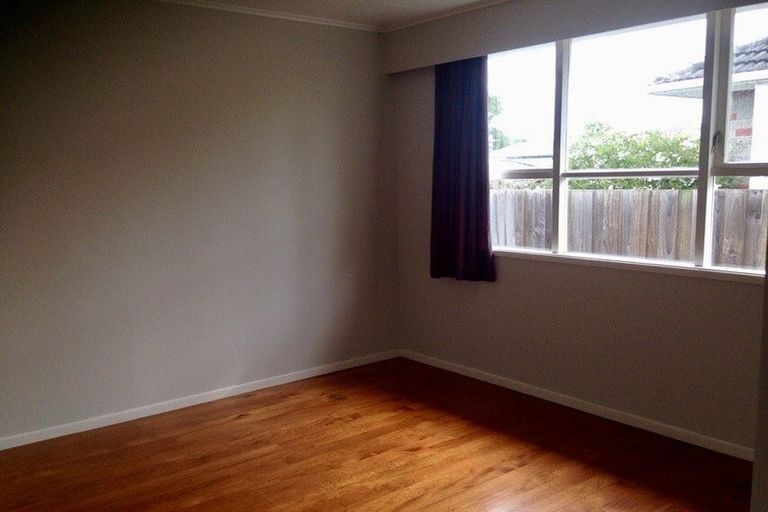 Photo of property in 323 Pakuranga Road, Pakuranga Heights, Auckland, 2010