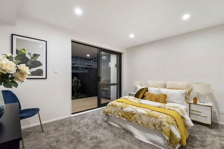Photo of property in 5/32a Westgate Drive, Massey, Auckland, 0614