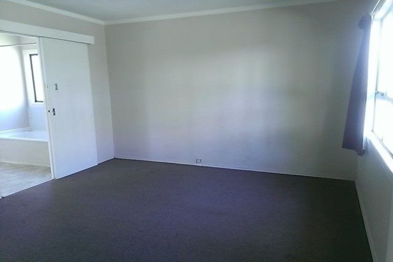 Photo of property in 18a Riserra Drive, Ranui, Auckland, 0612