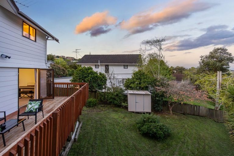 Photo of property in 2/70 Ayton Drive, Totara Vale, Auckland, 0629