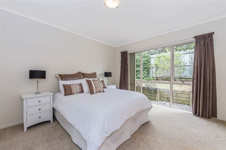 Photo of property in 5 Saltwood Street, Red Beach, 0932