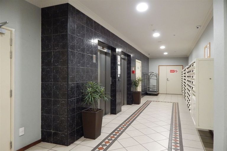 Photo of property in Atrium Towers, 5g/154 The Terrace, Wellington Central, Wellington, 6011