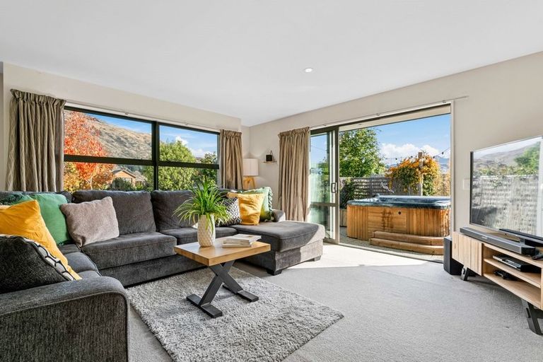 Photo of property in 9 Judge And Jury Drive, Lake Hayes, Queenstown, 9304