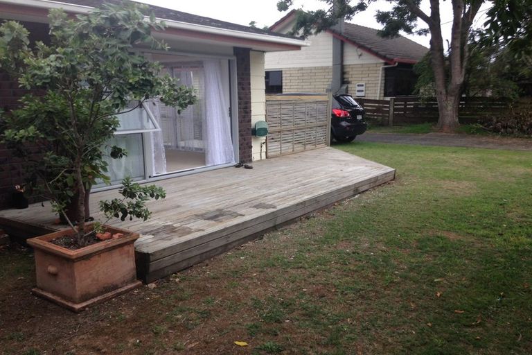 Photo of property in 1/10 Loop Road, Orewa, 0931