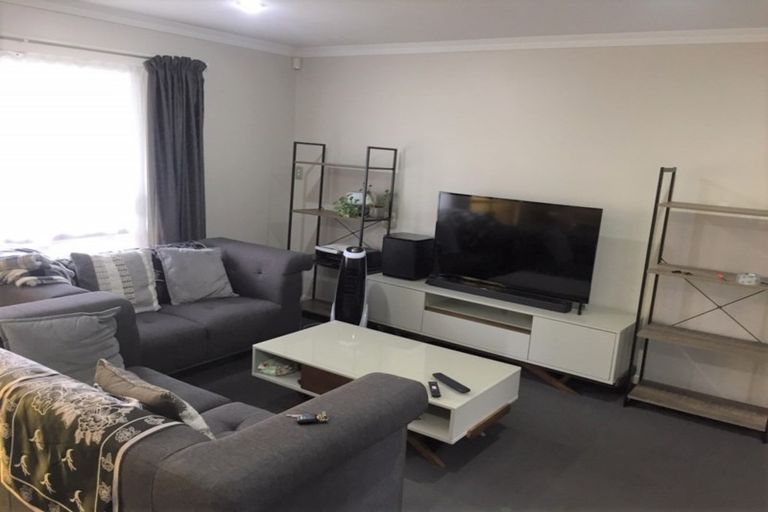 Photo of property in 8 Burbridge Road, Favona, Auckland, 2024