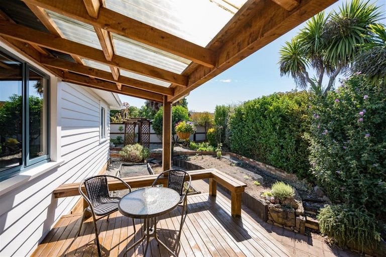 Photo of property in 27 Martin Street, Monaco, Nelson, 7011