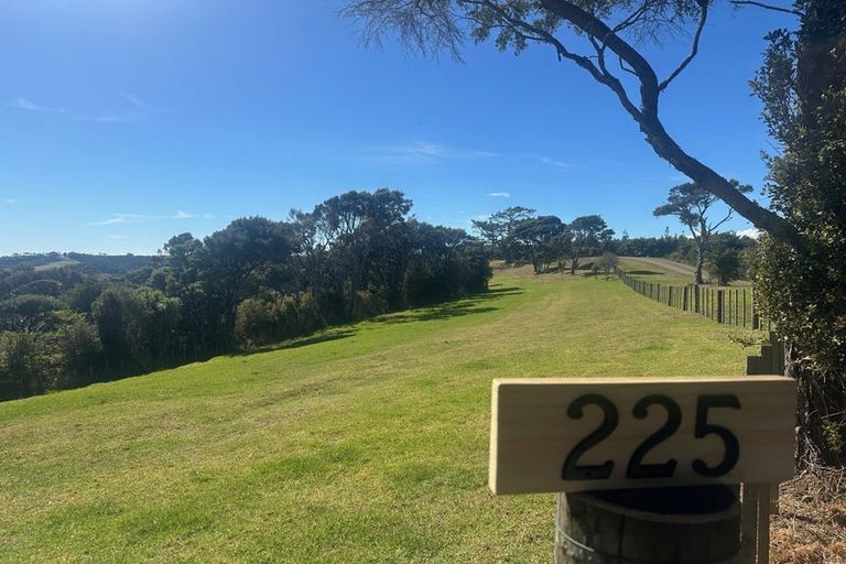 Photo of property in 225 Zanders Road, Helensville, 0882