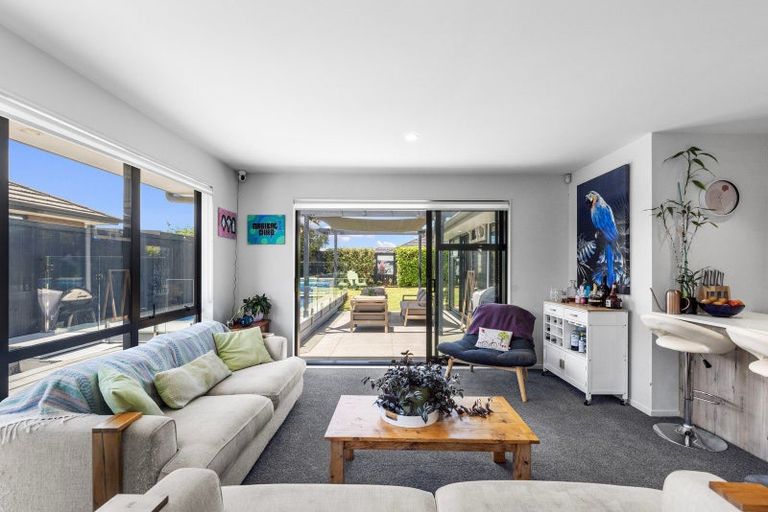 Photo of property in 15 Pohutukawa Parade, Riverhead, 0820