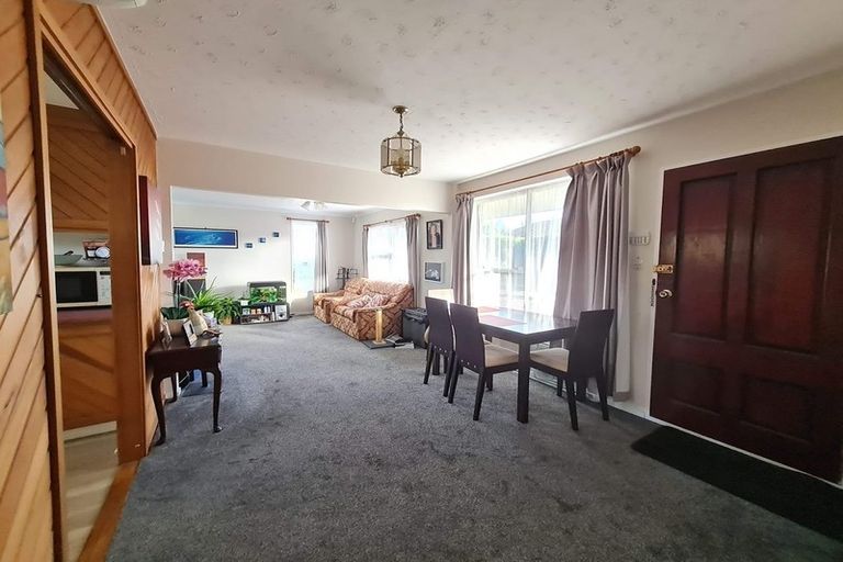 Photo of property in 18 Medina Crescent, Parklands, Christchurch, 8083