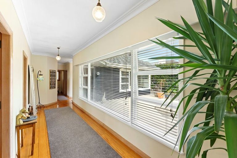 Photo of property in 6 Kohekohe Road, Waikanae, 5036