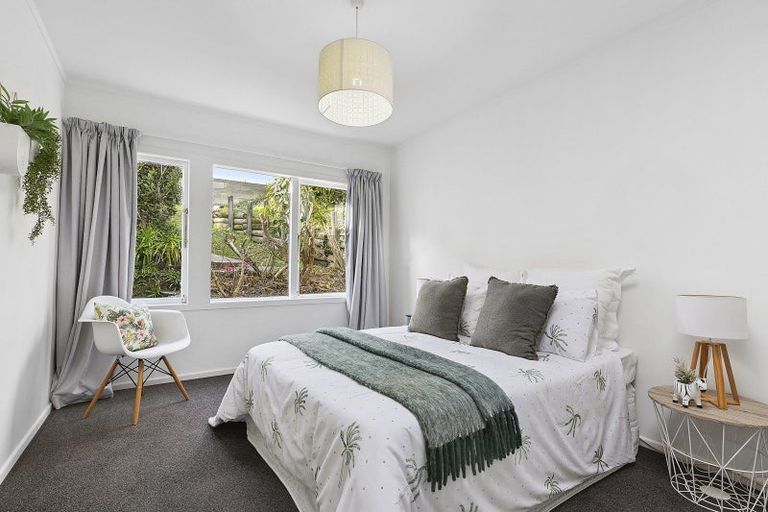Photo of property in 142 The Ridgeway, Mornington, Wellington, 6021