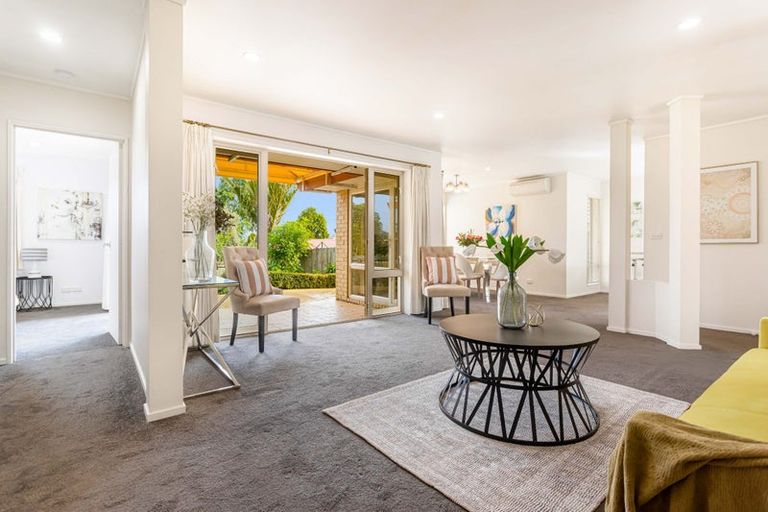 Photo of property in 55 Kingdale Road, Henderson, Auckland, 0610