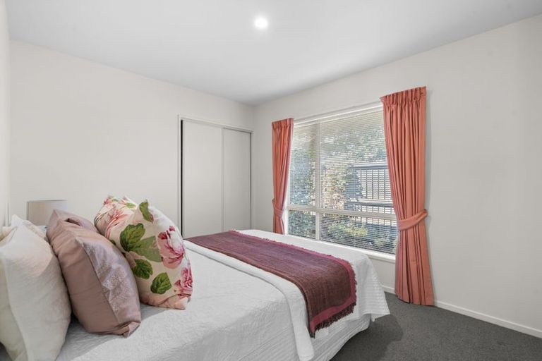 Photo of property in 5 Amesbury Mews, Avonhead, Christchurch, 8042