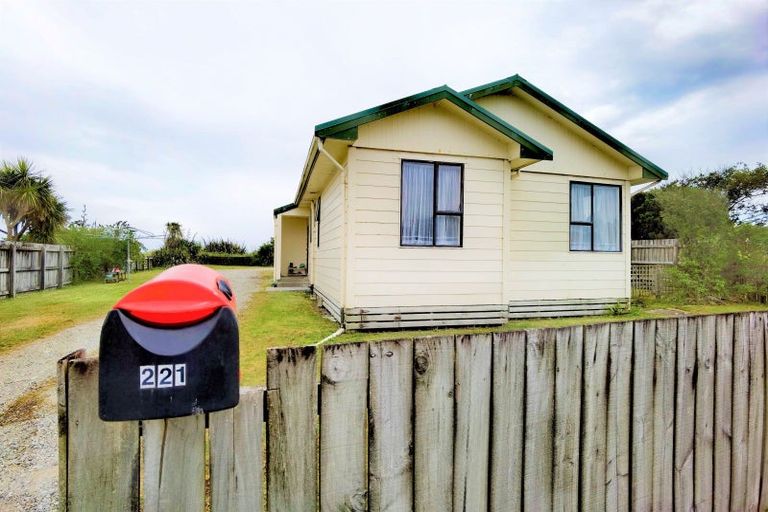 Photo of property in 221 Revell Street, Hokitika, 7810